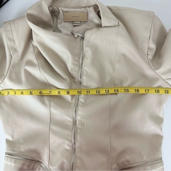 BLANKNYC Faux Leather Moto Jacket in Ivory Beige - Size M - Picture 8 of 13